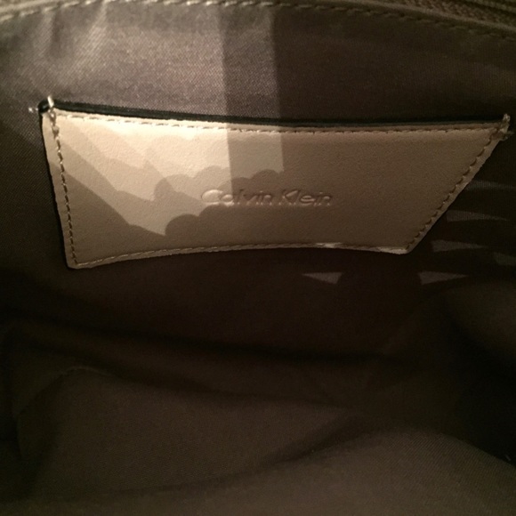 CALVIN KLEIN BAG SHOULDER PINK MATTE SILVER TONE HARDWARE 2 STRAP BARBIECORE - Picture 7 of 8